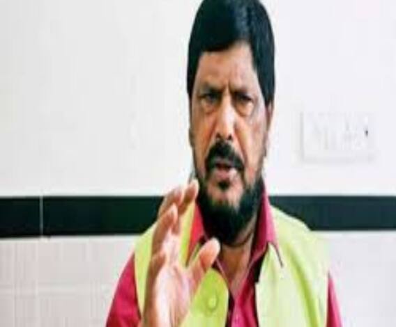 আনন্দ সকাল (২): ‘গো করোনা গো’ স্লোগান তোলা কেন্দ্রীয় মন্ত্রীর করোনা, সঙ্গে অন্য খবর 