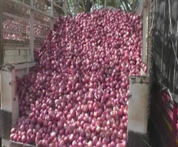 Onion Issue | नाशिकमध्ये कांदा प्रश्नावर व्यापारी, शेतकरी, बाजार समितीच्या प्रतिनिधींमध्ये आज बैठक 
