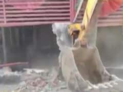 અમદાવાદના સિંધુભવન રોડ પર મેલડી માતાનું મંદિર તોડવા AMC પહોંચતા લોકોનો વિરોધ