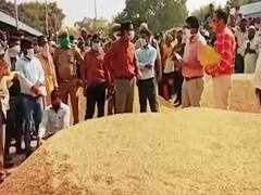 Pilibhit के DM की किसान तारीफ कर रहे हैं, Rajnath Singh ने फोन पर बधाई दी है, जानिए क्यों?