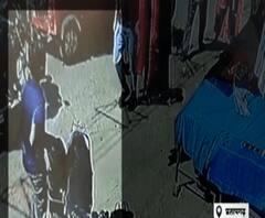 दिन दहाड़े चोरों ने उड़ाए 15 हजार,गाड़ी की डिग्गी से उड़ाए रुपए