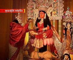 শারদ আনন্দ ২০২০: কুমোরটুলি সর্বজনীনে দেবী বরণ মন্ত্রী শশী পাঁজার