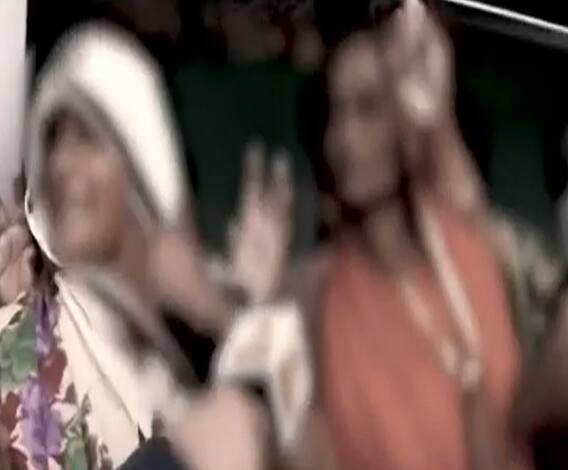 Hathras Case: खाकी न बेटियों की आबरू बचा पाई, न सरकार की ! | Mudde Ki Baat| ABPGanga