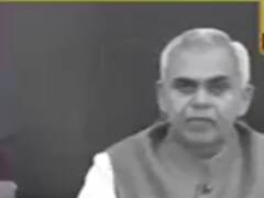 રાજ્યપાલ આચાર્ય દેવવ્રતે કેશુભાઇ પટેલના નિધન પર શોક વ્યક્ત કર્યો