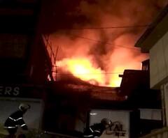 Mumbai Fire | मशीद बंदरजवळ कटलरी मार्केटमध्ये भीषण आग; तीन इमारती आगीच्या भक्ष्यस्थानी
