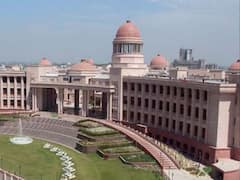 Hathras केस: आज हाईकोर्ट में सुनवाई, पीड़ित परिवार भारी सुरक्षा में Lucknow रवाना