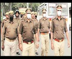 पुलिसकर्मियों की स्क्रीनिंग का समय बढ़ा,50 साल के हो चुके पुलिसकर्मियों की हो रही स्क्रीनिंग | ABP GANGA 
