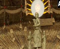 শারদ আনন্দ ২০২০: সুরক্ষাবিধি মেনেই 'পরিযায়ী মা'-কে দেখতে দর্শকদের বড়িশা ক্লাবে 