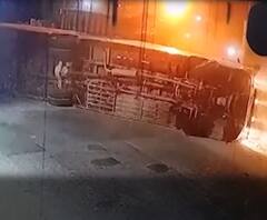 सीसीटीवी में रफ्तार का कहर, अनियंत्रित होकर पलटी प्राइवेट बस