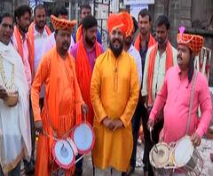 Temples Reopen Request | तुळजाभवानीच्या मंदिरासमोर गोंधळ घालत ठाकरे सरकारला साकडं! 