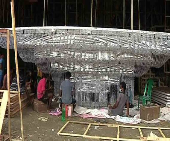 শারদ আনন্দ ২০২০: আমার পুজো | মন্দিরের আদলে সেজে উঠছে কলেজ স্কোয়ারের মণ্ডপ, ঘুরে দেখলেন অভিনেত্রী ইশা সাহা