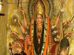 सुरक्षा नियमों के साथ Patna के Durga मंदिर में Maha Ashtami के दिन श्रद्धालुओं की भीड़