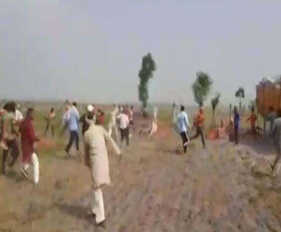 Ballia Firing Case | यूपीच्या बलियात पोलीस अधिकाऱ्यांसमोर गोळीबार; आरोपी फरार, योगी सरकारवर टीका