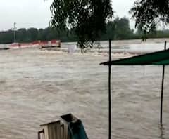 Satara Rain Update | मुसळधार पावसामुळं मानगंगा, नीरा नदीला पूर, 12 वाड्यांचा संपर्क तुटला