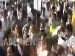Hathras जा रहे Rahul Gandhi-Priyanka Gandhi DND पहुंचे, भारी पुलिसबल तैनात