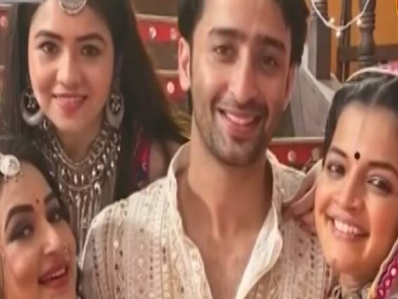 Yeh Rishtey Hain Pyaar Ke's team members bid adieu to show & fans 