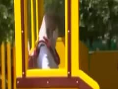 Toy Train पर सवार होकर PM Modi ने लिया Children Park का जायजा