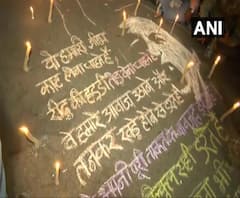 হাথরসকাণ্ডের প্রতিবাদে দিল্লিতে মোমবাতি জ্বালিয়ে মিছিল 