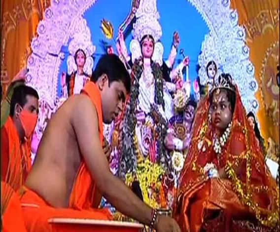 শারদ আনন্দ ২০২০: মুম্বইয়ের শিবাজি পার্কে বেঙ্গল ক্লাবে আয়োজিত কুমারী পুজো, দেখুন 