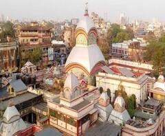 কালীঘাট মন্দিরে গর্ভগৃহে প্রবেশ বন্ধ, বাইরে থেকে করতে হবে দেবী দর্শন, সিদ্ধান্ত পুনর্বিবেচনা মন্দির কমিটির