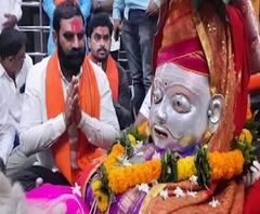 मुख्यमंत्र्यांच्या आवाहनाला सेना आमदाराची तिलांजली, कोरोनाच्या काळात पालखी सोहळ्याचं आयोजन