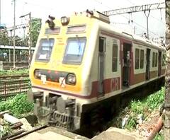 Mumbai Local मधील गर्दी टाळण्यासाठी तंत्रज्ञानाचा वापर गरजेचा, सरकारच्या प्रस्तावाला रेल्वेचं उत्तर