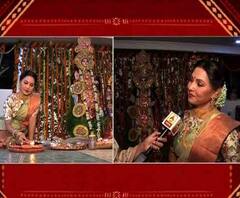 ঘরোয়া ভাবেই লক্ষ্মীর আরাধনায় মাতলেন তারকারা