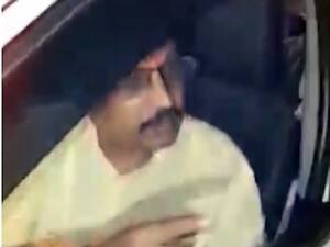 MP: Watch how political leaders change after gaining votes | Ghanti Bajao