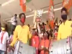 Gujarat By-election Results:  કમલમ ખાતે ભાજપના કાર્યકર્તાઓએ ઢોલનગારા સાથે કરી ઉજવણી, ઘૂમ્યા ગરબે, જુઓ વીડિયો