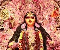 আজ জগদ্ধাত্রী পুজো, চন্দনগরের বড়বাজার সর্বজনীনের পুজো ও কলকাতার নিমতলা টিম্বার মার্চেন্ট পুজো দেখুন সরাসরি