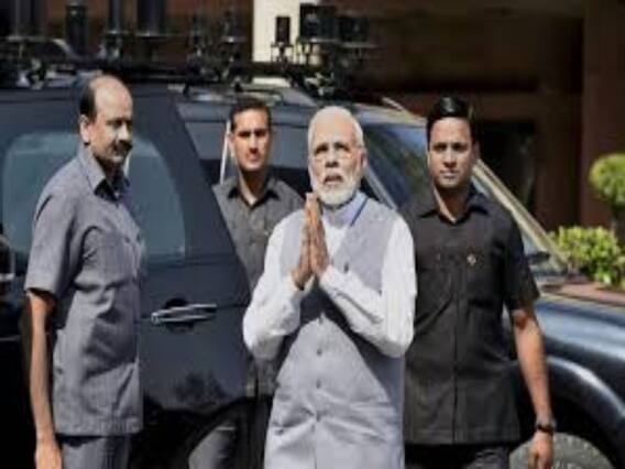 Bihar Election के नतीजों के जश्न में शामिल होने BJP मुख्यालय पहुंचे PM Modi, JP Nadda ने किया स्वागत