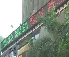 Sensex crosses the 42,000 mark | आठवड्याच्या पहिल्याच दिवशी शेअर बाजारात मोठी उसळी