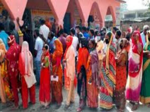 कश्मीर में जवानों की शहादत को भूल मेहबूबा मुफ्ती खेल रही हैं चिंगारी का खेल | Master Stroke