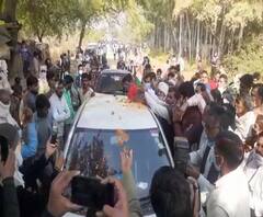 जब शहीद के गांव पहुंची तिरंगा यात्रा तो नारों से गूंज उठी फिजा | Purab Pashchim 