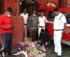 বড়তলা থানা এলাকায় পুলিশি অভিযান, উদ্ধার চকোলেট বোমা, শেল সহ প্রচুর শব্দবাজি, গ্রেফতার বাজি বিক্রেতা