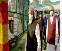 ৫ ঘণ্টার পথ পার ৪৫ মিনিটে! আহমেদাবাদ থেকে স্ট্যাচু অফ ইউনিটি পর্যন্ত সি-প্লেনের উদ্বোধন নরেন্দ্র মোদির