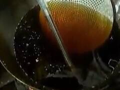 રાજકોટઃ દિવાળી અગાઉ આરોગ્ય વિભાગ એક્શનમાં, રૈયા વિસ્તારમાં ફરસાણ અને મીઠાઇની દુકાનોમાં દરોડા