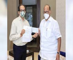 Sharad Pawar - CM Meet | शरद पवार आणि मुख्यमंत्री उद्धव ठाकरे यांच्यात बैठक, वर्षा बंगल्यावर खलबतं