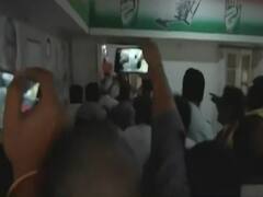 Bihar: हार के बाद Congress में कलह, वरिष्ठ नेताओं की मौजूदगी में हंगामा । ABP Special