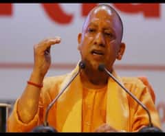 गोरखपुर पहुंचे सीएम योगी आदित्यनाथ, वनटांगिया गांव में दिवाली मनाएंगे CM