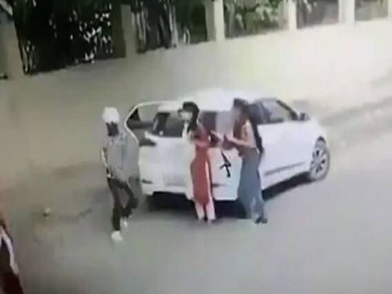 क्या धर्म संविधान के आड़े आता है? Allahabad High Court के एक फैसले के बाद उठ रहे सवाल