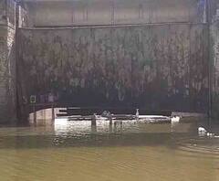 দুর্গাপুর ব্যারাজের ভেঙে যাওয়া লকগেট মেরামতির কাজ চলছে, জলসঙ্কটে স্থানীয় বাসিন্দারা