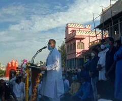 শুভেন্দুকে দল না ছাড়ার আর্জি জানিয়ে দক্ষিণ ২৪ পরগনায় তৃণমূল কর্মীর পোস্টার