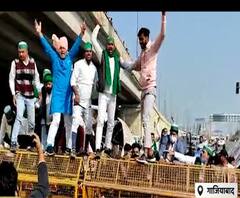 Farmer Protest: किसानों ने अब Delhi-UP Border पर तोड़ा पुलिस बैरियर | ABP Ganga 