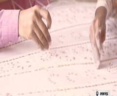 लखनऊ : अपनों को गिफ्ट में दें लखनऊ की चिकनकारी, चिकनकारी के काम की दुनिया में धूम