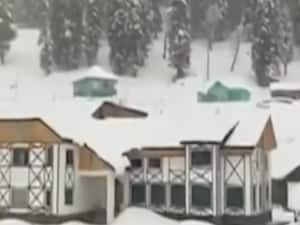 Visuals of heavy snowfall from Jammu and Kashmir | Master Stroke 