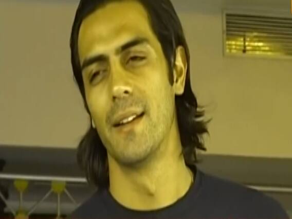 Arjun Rampal के घर NCB का छापा, ड्राइवर को हिरासत में लिया | Bollywood Drugs Case