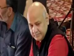 Did Delhi Deputy CM Manish Sisodia attend function without mask?