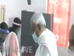 Bihar Election 2020: दूसरे चरण का मतदान जारी, मुख्यमंत्री Nitish Kumar ने भी डाला वोट