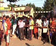 এক ঝলকে: লোকাল ট্রেন চালুর দাবিতে ধুন্ধুমার বৈদ্যবাটি স্টেশনে, কাঁথিতে শুভেন্দু অধিকারীর নামে নতুন ব্যানার ঘিরে তুঙ্গে জল্পনা